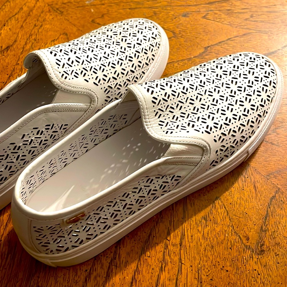 TORY BURCH WHITE LEATHER SLIP ON SHOE